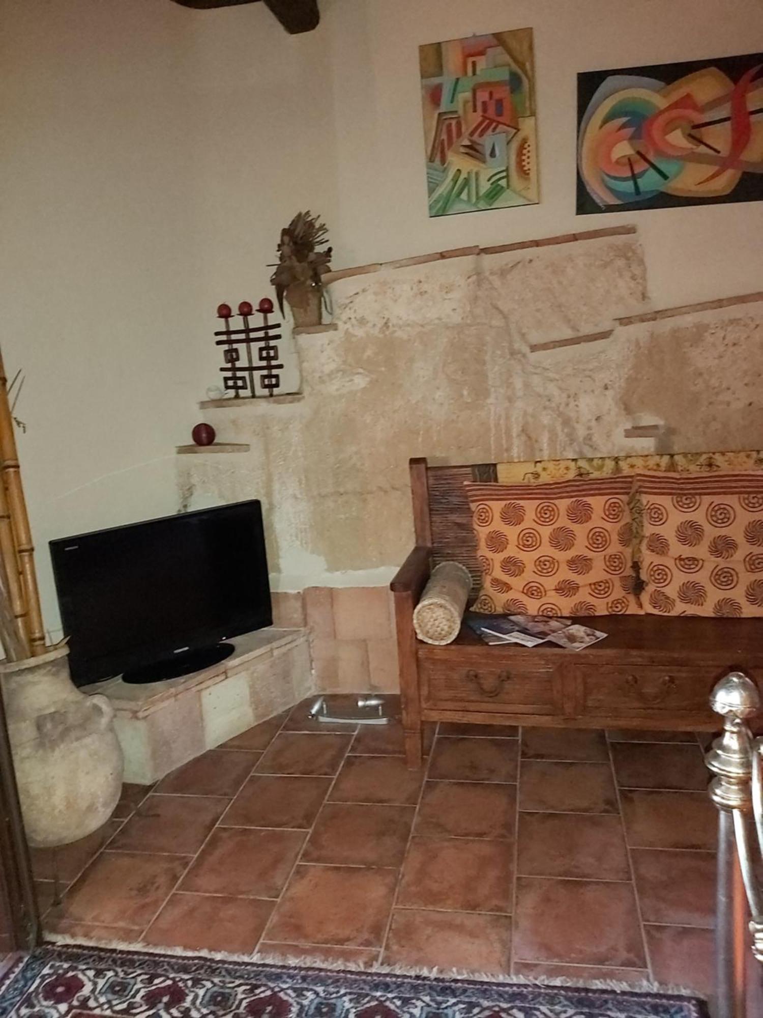 Casolare Giummari Bed & Breakfast Карини Стая снимка