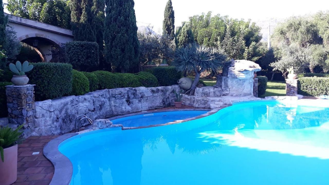 Casolare Giummari Bed & Breakfast Карини Екстериор снимка